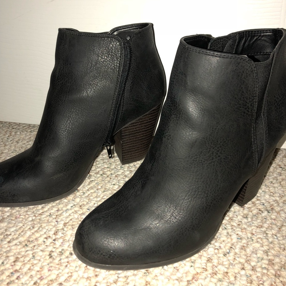 Women’s Black Heeled Booties